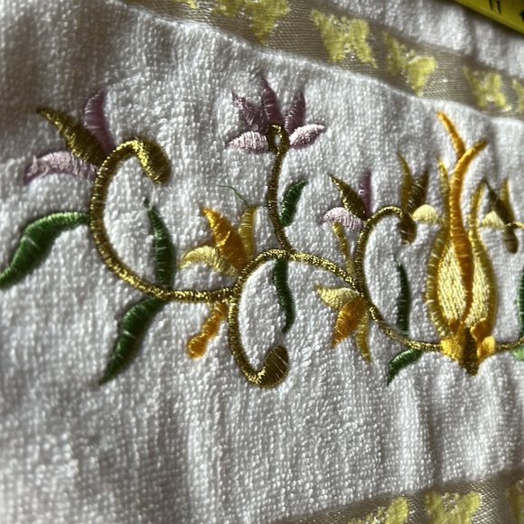 Embroidered Cotton Yellow & White Hand Towel with crochet - Picture 8 of 12
